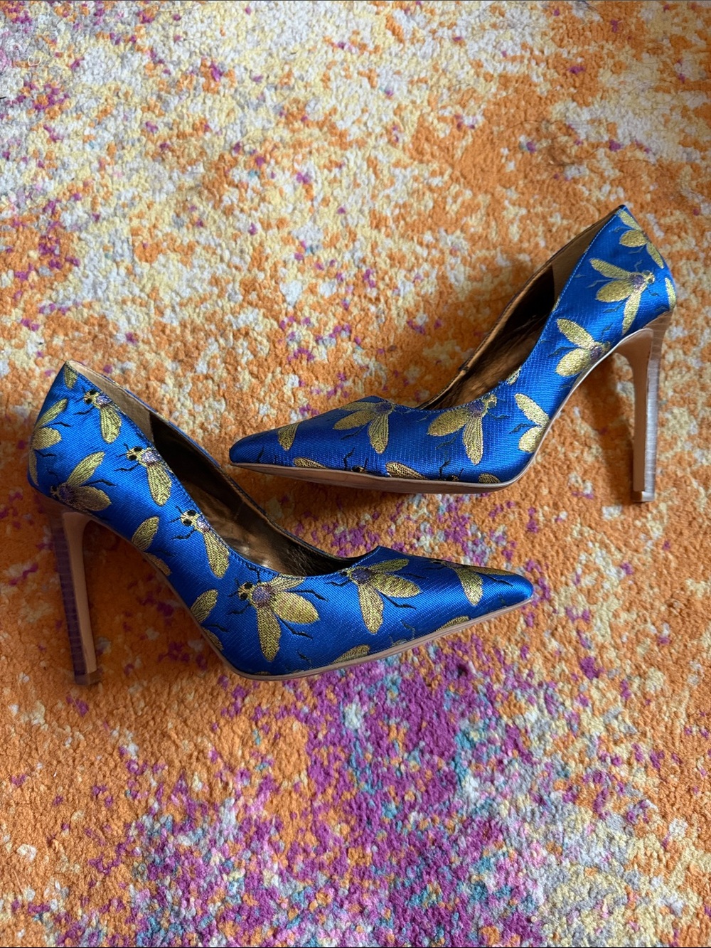 Nine West Blue Pumps with Gold Embroidered Bee Motif - Picture 4 of 8